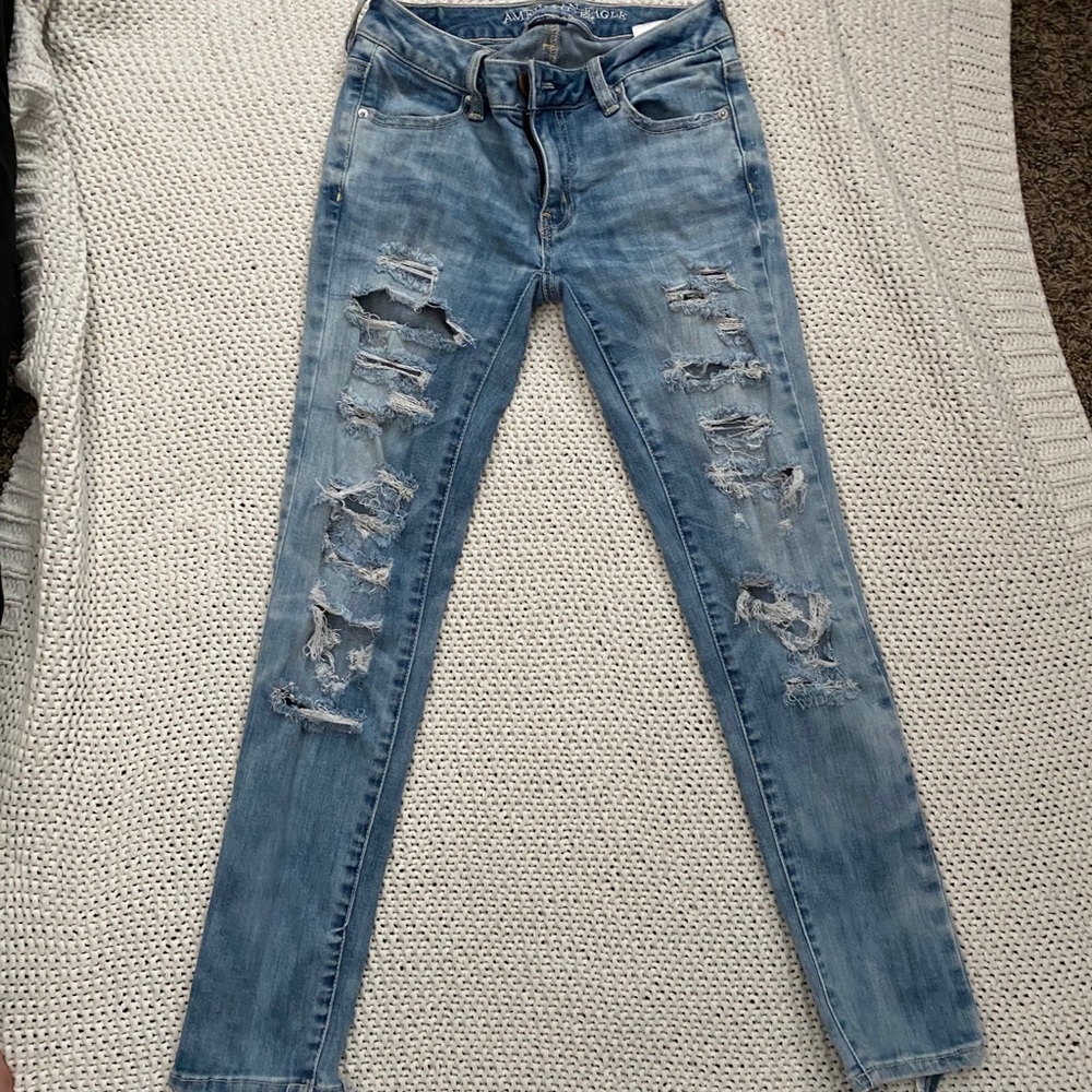AMERICAN EAGLE SKINNY JEANS